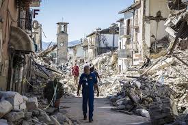 Перевод песни erdbeben — рейтинг: Erdbeben In Mittelitalien August 24 2016 Amatrice Italy Rescuers Search For Victims In Damaged Bayernkurier