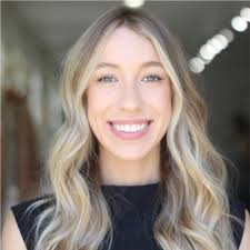 💪 👏 One of the best parts of working at APCO Worldwide is the people-  love to see my colleagues totally slay, and be recognized for their great  work with a promotion! |