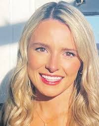 Isabelle Boyle's Instagram, Twitter & Facebook