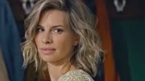 Coralie blain de plus belle la vie est un personnage clé de la série qui était joué par sara mortensen avant qu'elle ne soit remplacée par coralie audret. Exclu Plus Belle La Vie Coralie Va Integrer Le Groupe D Amis De Theo