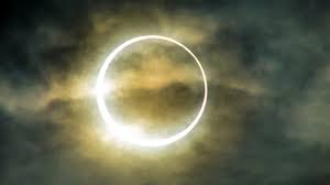 Wer die partielle sonnenfinsternis am 10. Sonnenfinsternis Streift Uns Nur Mond Knabbert Sonnenscheibe An Wetternews Wetteronline