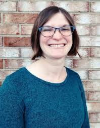 Laura Mack's Instagram, Twitter & Facebook