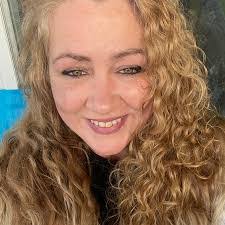 Sandy Macon's Instagram, Twitter & Facebook