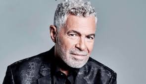 Clint Holmes: Between the Moon and New York City