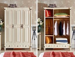 Indischer kolonial schrank mit grüner patina. Hochwertiger Kleiderschrank In Antik Stil Aus Echtholz