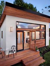 Model teras rumah yang nyaman tentunya akan membuat tamu serta pemilik rumah juga merasa nyaman. Tren Desain Rumah Minimalis 2017