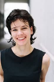 ZAV Sedcard Sarah Waldner