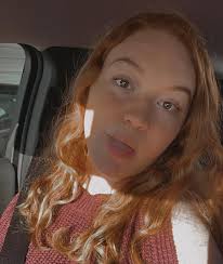 Ella Wayne's Instagram, Twitter & Facebook