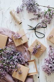 15 Wedding Favors Gorgeous Packaging You Can Order On Amazon Ruffled Gift Wrapping Gifts Creative Gift Wrapping