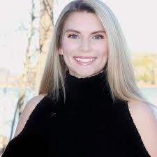 Melanie Arrowood's Instagram, Twitter & Facebook