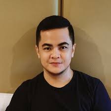 Kyle Hirano (@mrdigitalnomad)