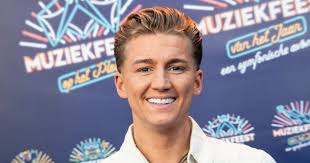 Mart Hoogkamer gaat samenwonen met zijn Jennifer: 'Ik hoop dat ze vóór ons  huwelijk zwanger is'