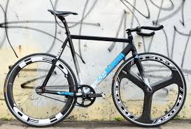 bikes on the streets 自転車