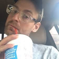 Kerry Roy's Instagram, Twitter & Facebook