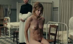 Lou De Laage nudes | GLAMOURHOUND.COM