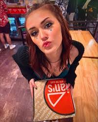 Nicole Chojnacki's Instagram, Twitter & Facebook