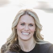 Amanda Standish's Instagram, Twitter & Facebook