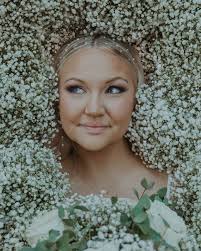 WEDDING PHOTOGRAPHER