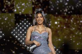 Cardi B kreeg 750.000 dollar en privéjet van Vestiville | Het Parool