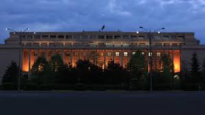 Programul prima casă 2018 beneficiază de o serie de optimizări cu impact pozitiv în distribuirea plafonului alocat, reflectate de criteriile ce urmează a fi aplicate în procesul de evaluare a activităţii desfăşurate de finanţatori pe parcursul anului 2017. Prima CasÄ 2017 A Ajuns Pe Masa Guvernului Cel Mai Probabil Va Fi AprobatÄ Azi