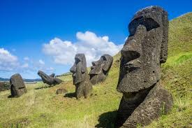 The images attracted so much interest when people started emailing them in 2012 that the easter island statue project's website crashed under a rush of three million hits. Did You Know The Easter Island Heads Have Bodies Buried Underground
