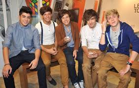 #one direction #1d #edit #one direction edit #one direction photoshoot #one direction 2011 #harry styles #louis tomlinson #zayn malik #niall horan #liam payne #the x factor #mine. One Direction At The Launch Of Nokia Handsets In London In 2011 Celebrate 9 Years Of One Direction With 99 Of Their Best Photos Ever Popsugar Celebrity Photo 16