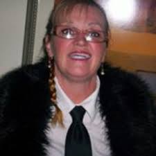 Jennifer Gensler's Instagram, Twitter & Facebook