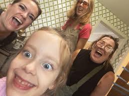 Heidi Hartford's Instagram, Twitter & Facebook