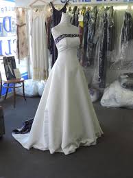 So finden sie das perfekte hochzeitskleid. Mcleods Tochter Tour