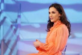 Elena d'amario, ballerina professionista di amici, e michele morrone, attore di squadra antimafia, sono stati pizzicati intenti a baciarsi durante una la ballerina di amici, elena d'amario, nonché ex fidanzata di enrico nigiotti, conosciuto ai tempi in cui entrambi erano allievi del talent di maria de. Elena D Amario Chi E La Ballerina Di Amici Eta Fidanzato Carriera Instagram Donnapop