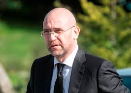 Pedro passos coelho regressou ao combate político por duas horas atacando os parceiros de esquerda, que acusou de cortarem mais nas despesas de educação, saúde e investimento do que o seu governo. Depois Do Pai E Da Mulher Pedro Passos Coelho Chora A Perda Do Irmao