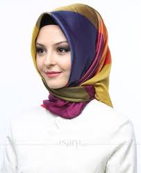 Hijab Esarp Panosundaki Pin