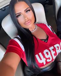 Hailey England's Instagram, Twitter & Facebook