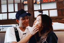 Banyak kawasan yang menarik dan menarik untuk dikunjungi. Rrq Xin Marah Tak Terima Privasi Foto Prewedding Nya Tersebar Hingga Banting Hp Iphone 11 Mantra Pandeglang
