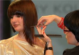 · cosa significa se invece qualcuno ce li taglia (o strappa) con la forza? Perche Sognare Di Tagliare I Capelli Interpretazione Del Sogno Taglio Di Capelli