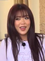 Ahn Yujin Arabic Make Up