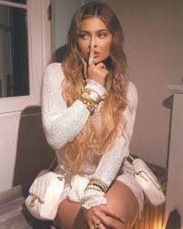 24 484 344 tykkäystä · 345 588 puhuu tästä. Missoma Gold Star Struck Ring Of Kylie Jenner On The Instagram Account Kyliejenner March 2 2020 Spotern