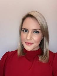 Carrie Rutter's Instagram, Twitter & Facebook