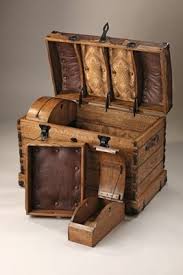 10 cool wooden chest ideas from the top, it features one large shelf fitted with moving separators, then two hanging sections, two sets of six bars for trousers and two bars for shoes. Pin On Products I Love