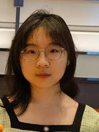 Shelly Tsang's Instagram, Twitter & Facebook