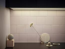 Discreet Led Worktop Lighting Hidden Under A Kitchen Wall Cabinet The Worktop Lighting Covers The Entire Under Worktop Lighting Kitchen Wall Cabinets Lighting