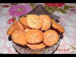 50 gr mentega yg dicairkan 2 butir telur 1 buah pisang. Kue Bolu Susu Kering Banyuwangi 2017 Youtube