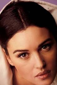 Bugün mahkemede savunma yapan öğretmen. Monica Bellucci Ù„Ø§ ØªØ­Ø³Ø¨ÙˆØ§ Ø§Ù„Ø¨Ø¹Ø¯ ÙŠØºÙŠ Ø± Ø§Ù„Ø¹Ù‡Ø¯ Ø§Ø° Ø·Ø§Ù„Ù…Ø§ ØºÙŠ Ø± Ø§Ù„Ù†Ø£ÙŠ Ø§Ù„Ù…Ø­Ø¨ ÙŠÙ†Ø§ Monica Bellucci Monica Bellucci Young Monica