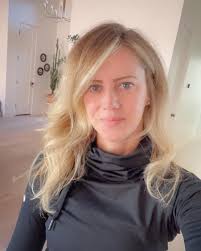 Karen Elise Anthony (@rollerskatingrealtor) • Instagram photos and videos