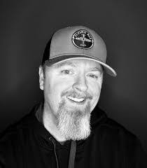 Rob Hoey's Instagram, Twitter & Facebook