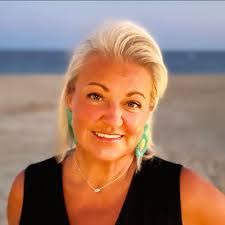 Tammy Hicks's Instagram, Twitter & Facebook