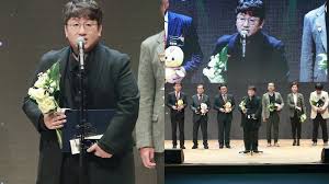 Bts debut pada tanggal 13 juni 2013, di bawah naungan big hit entertainment, dengan single utama 'no more dream' di album '2 cool 4 skool'. Ini Dia Alasan Ceo Big Hit Entertainment Membentuk Bts Inikpop