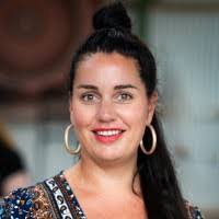 Shirley Kuiper's Instagram, Twitter & Facebook