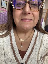 I think you can see my pearl necklace It's fitting with my extra pretty  face