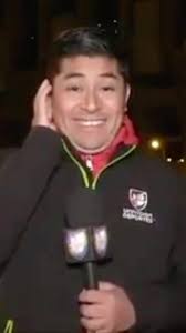 🧨 ¡Se aceptan dúos! Nuestro reportero Bruno Valencia, siempre profesional  #celebraelfut #reporter #santiagobernabeu #explosive